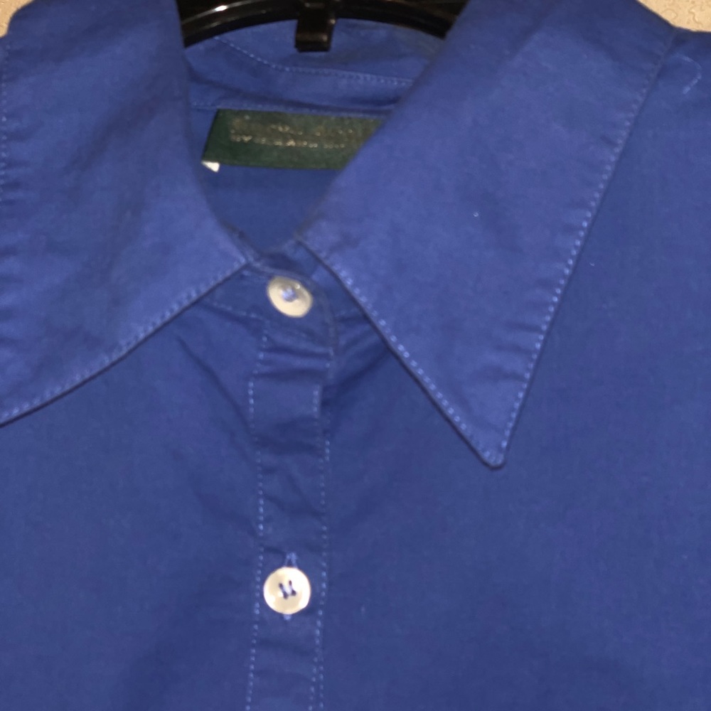 Ladies button down shirt 👕 - Picture 3 of 7